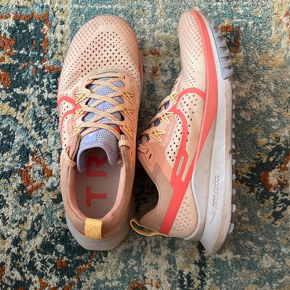 Nike Pegasus Pegasus Trail 4 - Women’s size 7.5